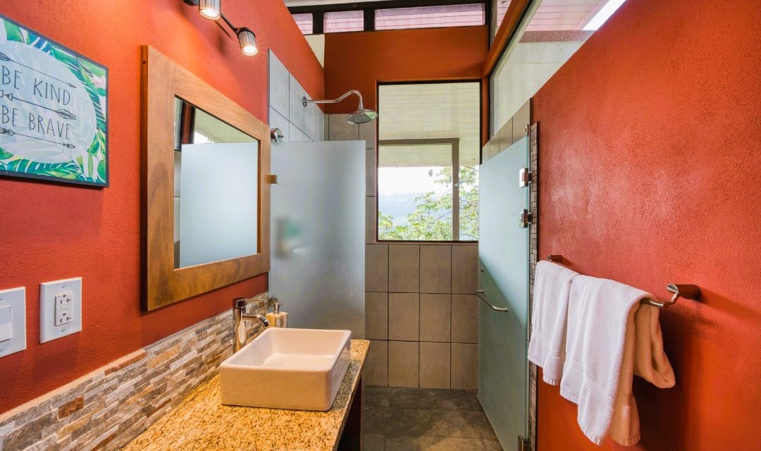 The Aracari - Bathroom/Shower