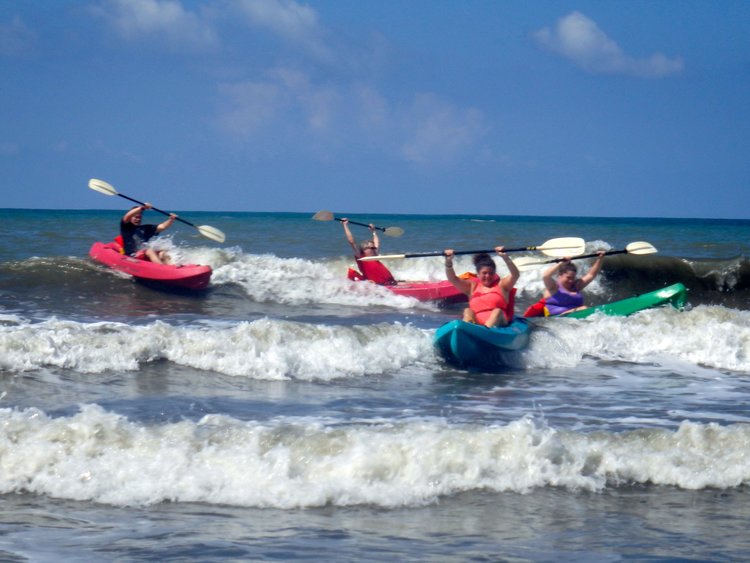 Ventanas Kayaking Waves